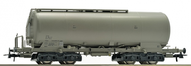 4-axle Silo car<br /><a href='images/pictures/Roco/178694.jpg' target='_blank'>Full size image</a>